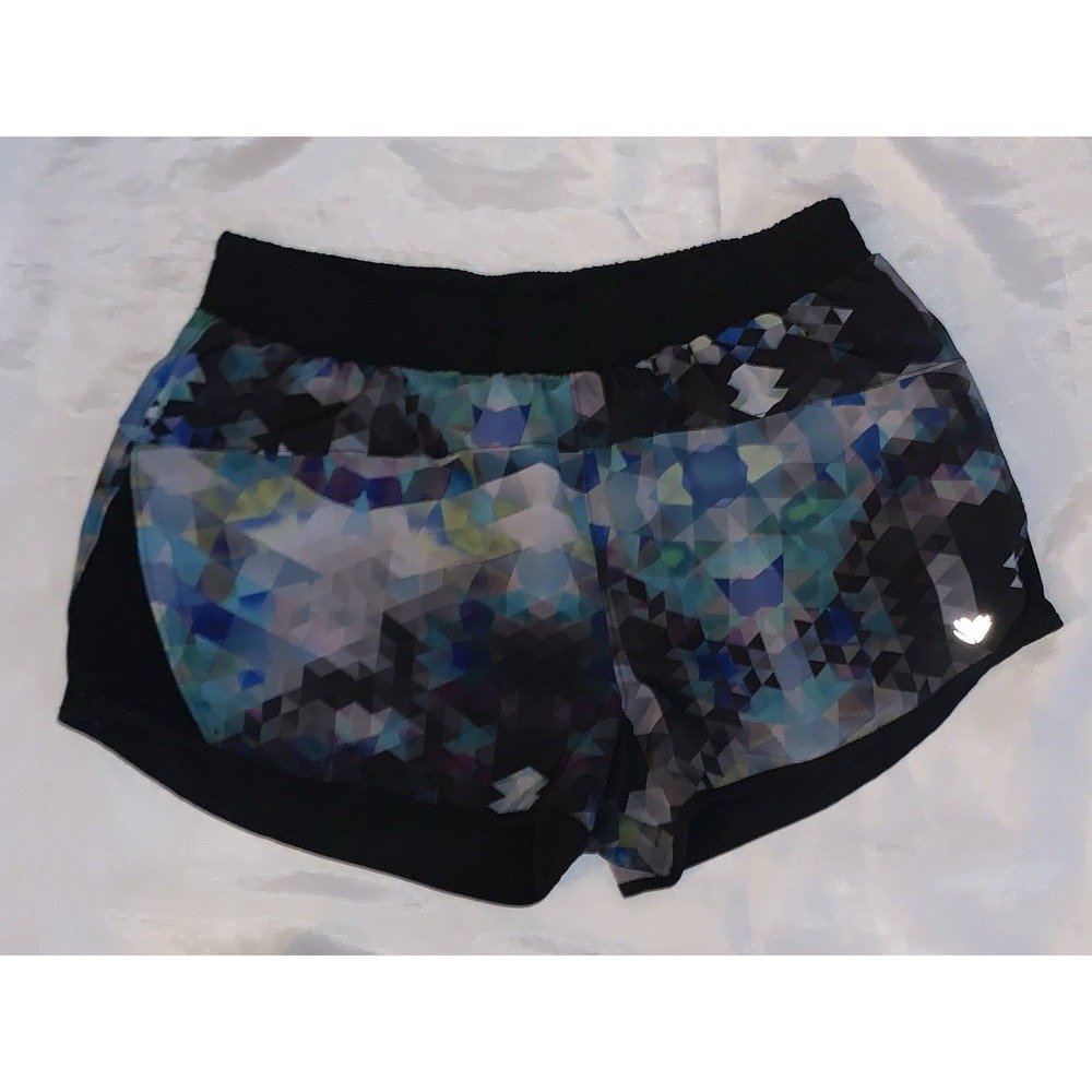 Forever 21 Women's reversible‎ activewear gym running shorts - size medium